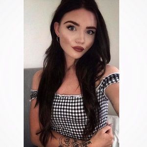 Meet your Posher, Danielle